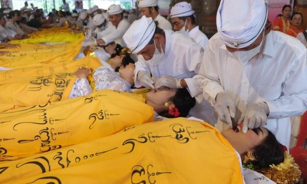 Tradisi Upacara Metatah Di Bali Untuk Potong Gigi