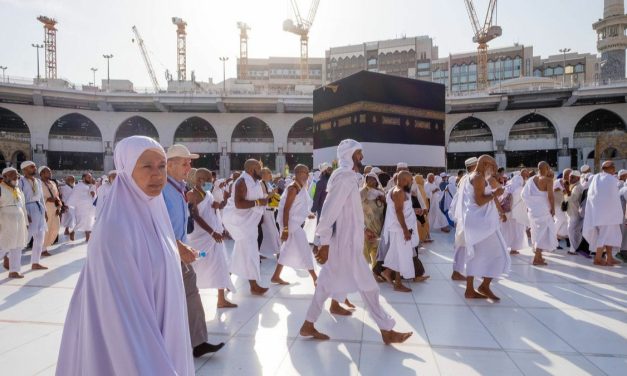 Menunaikan Ibadah Umroh Yang Di Lakukan Umat Muslim