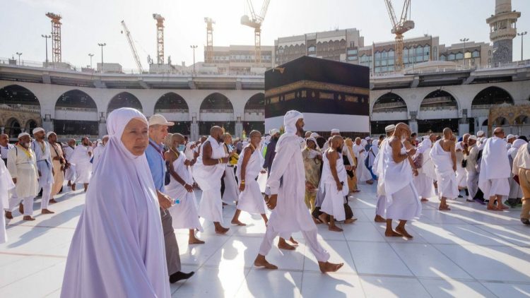 Menunaikan Ibadah Umroh Yang Di Lakukan Umat Muslim