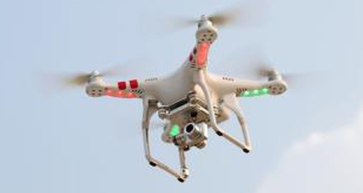 Perangkat Terbang Yang Bisa Di Gerakan Tanpa Awak Di Dalam