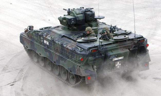 Kendaraan Perang Tank Yang Terbuat Dari Lapisan Baja