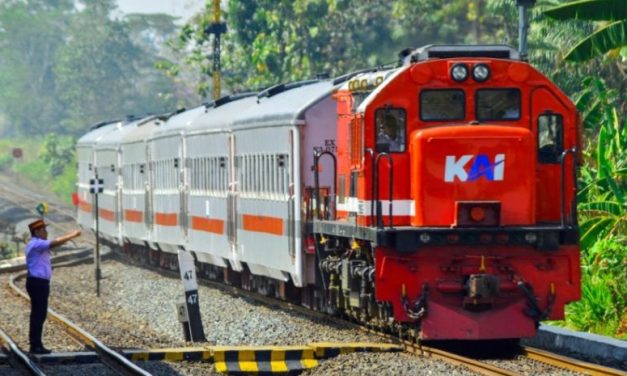 Viralnya Transportasi Darat Sebuah Kereta Api