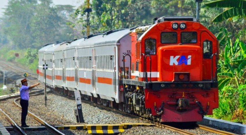 Viralnya Transportasi Darat Sebuah Kereta Api