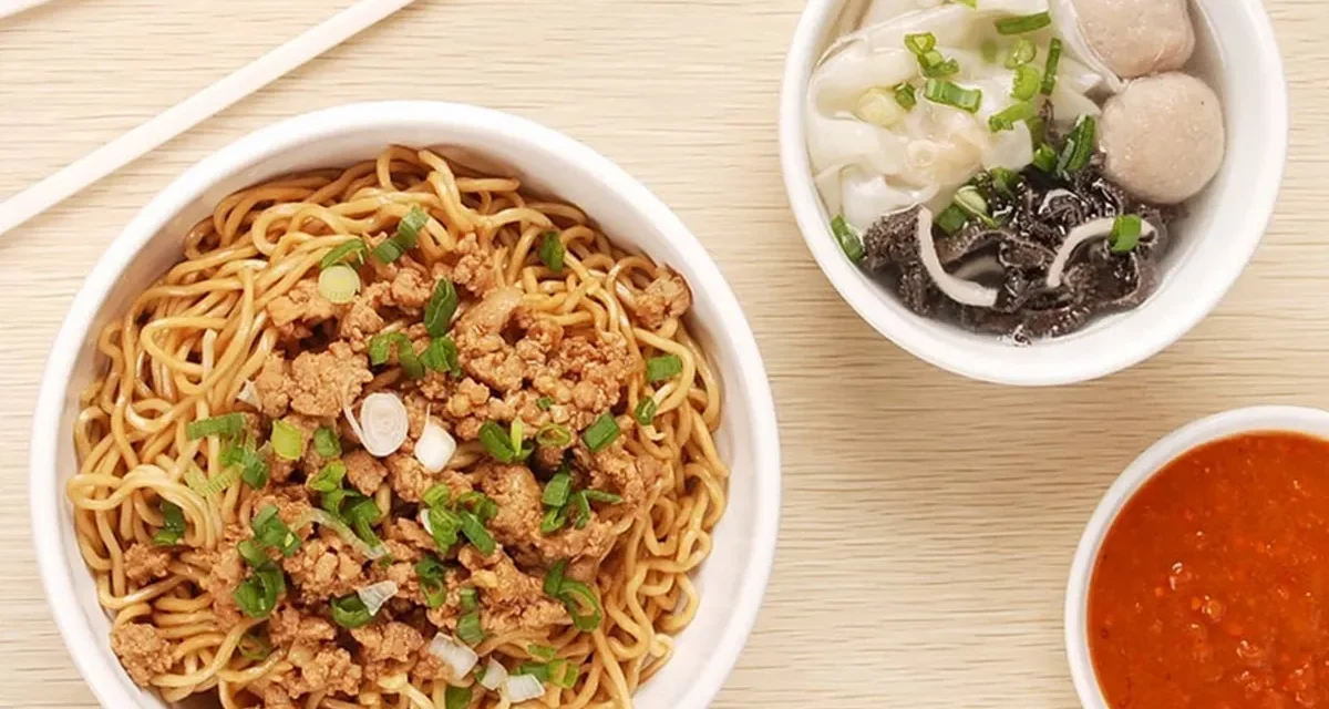 Hidangan Non Halal Mie Babi Yang Menggugah Selera