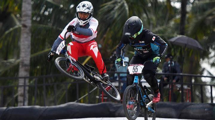 Olahraga Pesepeda BMX Yang Tampil Keren