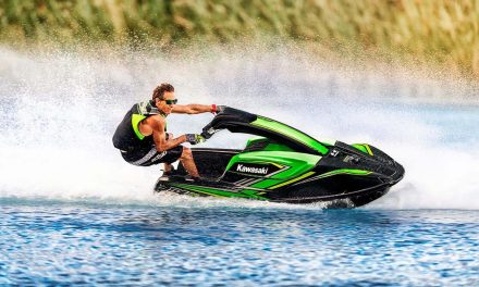 Kendaraan Kecil Jetski Yang Khusus Untuk Di Air
