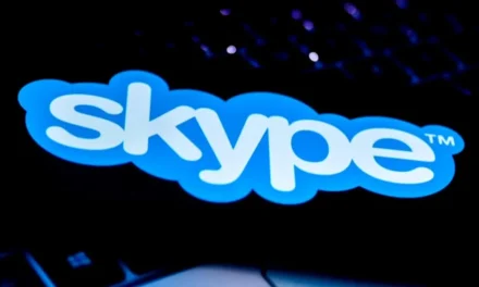 Teknologi Komunikasi Skype Sebuah Aplikasi Smartphone