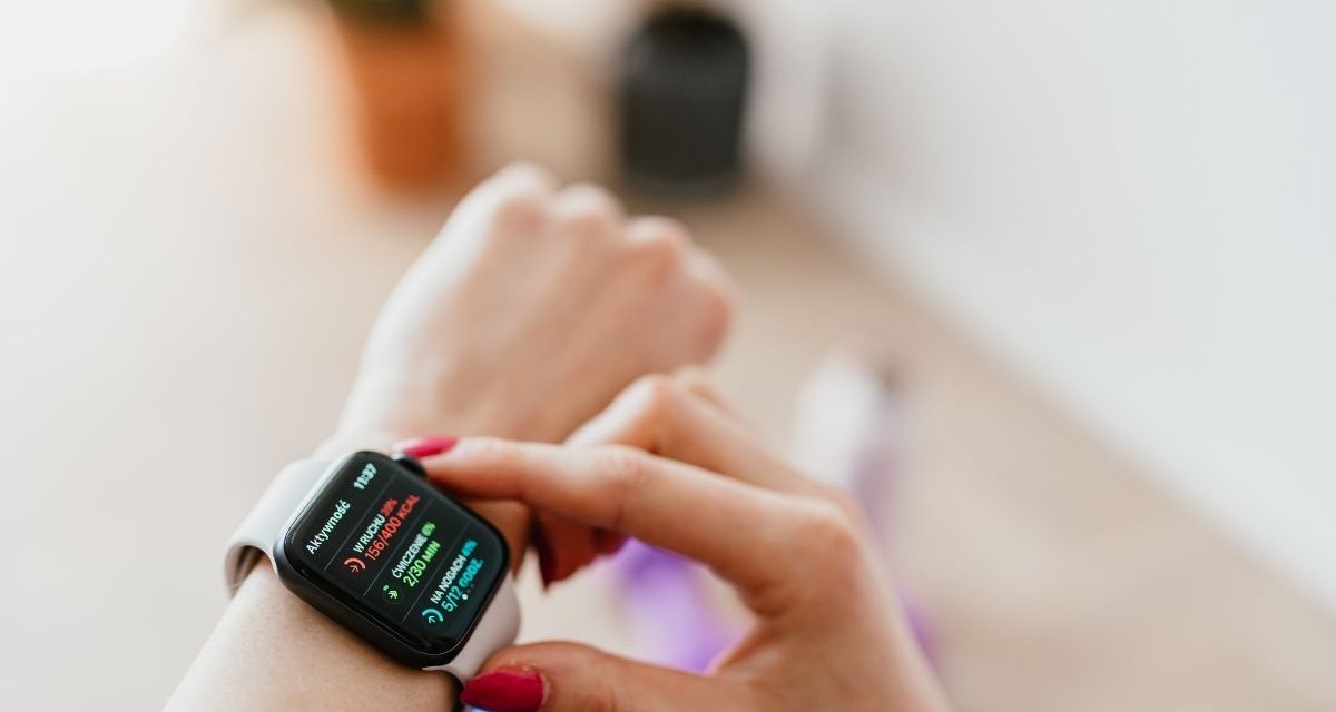 Perangkat Pintar Pada Sebuah Jam Atau Smartwatch
