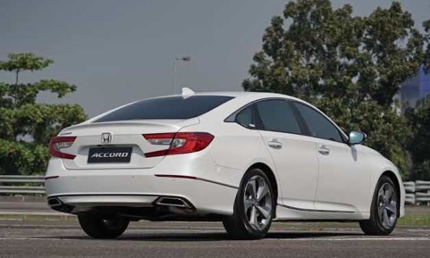 Kendaraan Produksi Honda Sebuah Mobil Mewah Accord