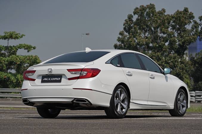 Kendaraan Produksi Honda Sebuah Mobil Mewah Accord