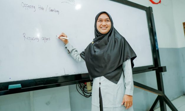 Pemberi Ilmu Dengan Tulus Merupakan Profesi Guru