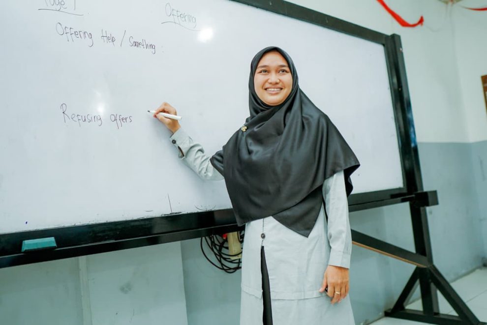 Pemberi Ilmu Dengan Tulus Merupakan Profesi Guru
