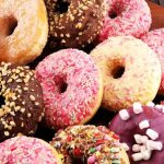 Makanan Bulatan Tengah Sebuah Donat Manis