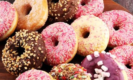 Makanan Bulatan Tengah Sebuah Donat Manis