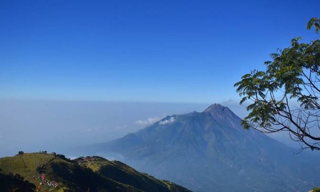 Bentangan Alam Gunung Menjadikannya Indah Dan Tinggi