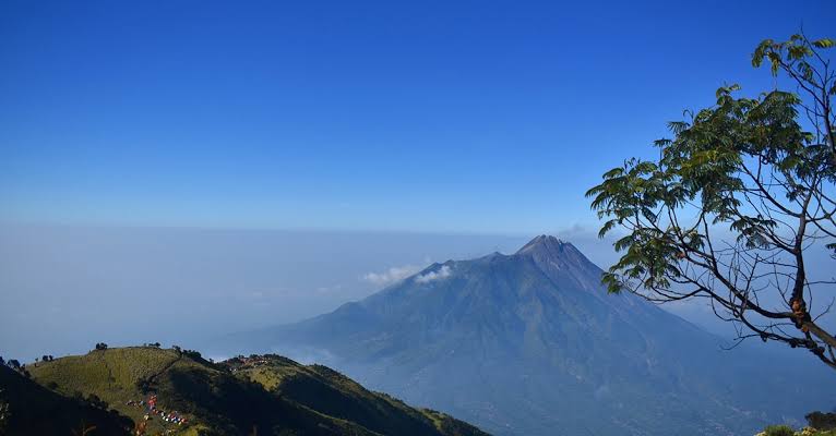 Bentangan Alam Gunung Menjadikannya Indah Dan Tinggi