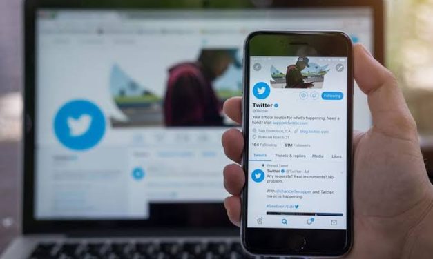 Suatu Media Platform Digital Aplikasi Twitter