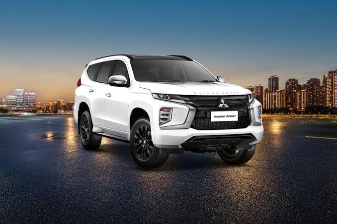Kendaraan Gagah Suv Sebuah Mobil Pajero Sport