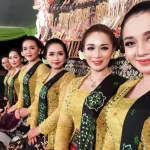Budaya Perempuan Bernyanyi Seorang Sinden
