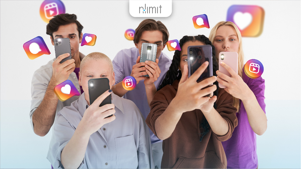 Akun Media Sosial Buzzer Sebagai Penyebar Informasi