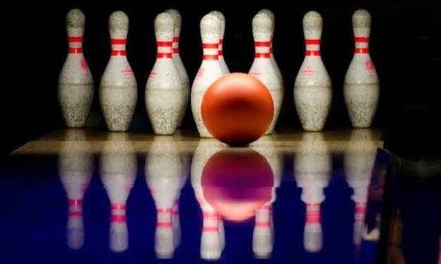 Olahraga Lempar Bola Bowling Permainan Seru