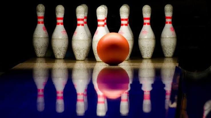 Olahraga Lempar Bola Bowling Permainan Seru