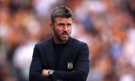 Pesepakbola Unggul Carrick Sebagai Pemain Profesional