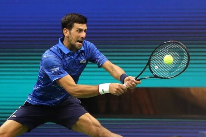 Olahraga Lapangan Besar Bola Tenis Dengan Raket